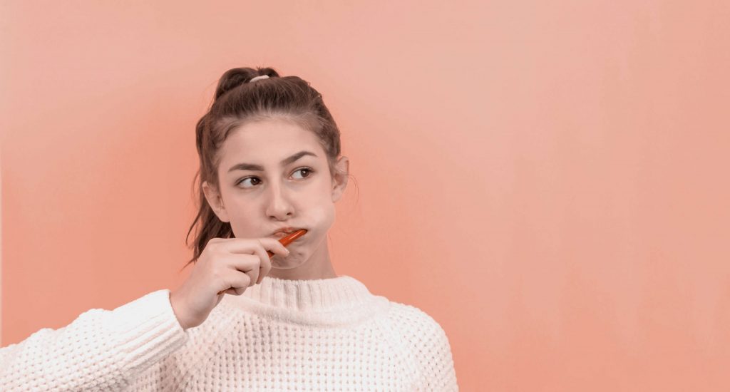 ¿Sufres de encías sangrantes? causas del sangrado de encías