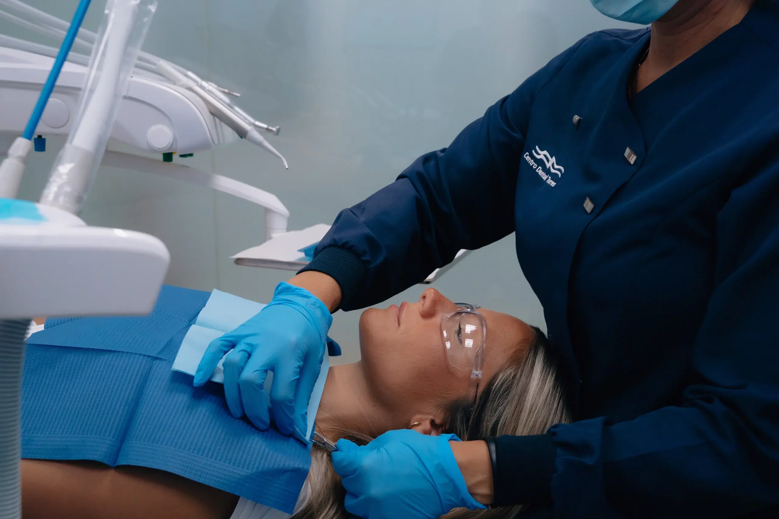 Endodoncia con microscopio periodoncista zaragoza