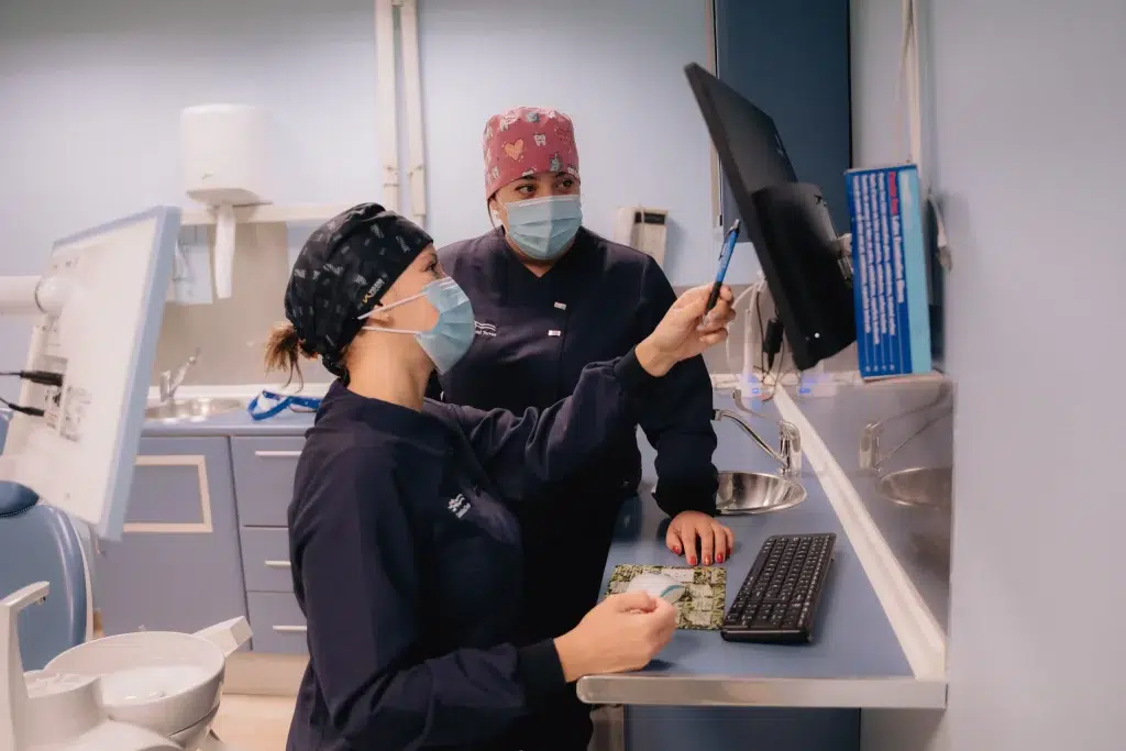 cirugia estetica dental zaragoza