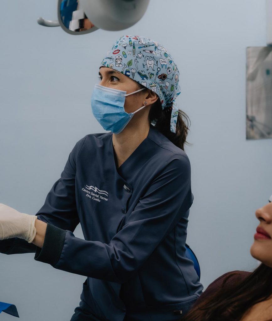 Brackets vs ortodoncia invisible: ¿cuál es mejor para ti? dra cuello ortodoncia 4