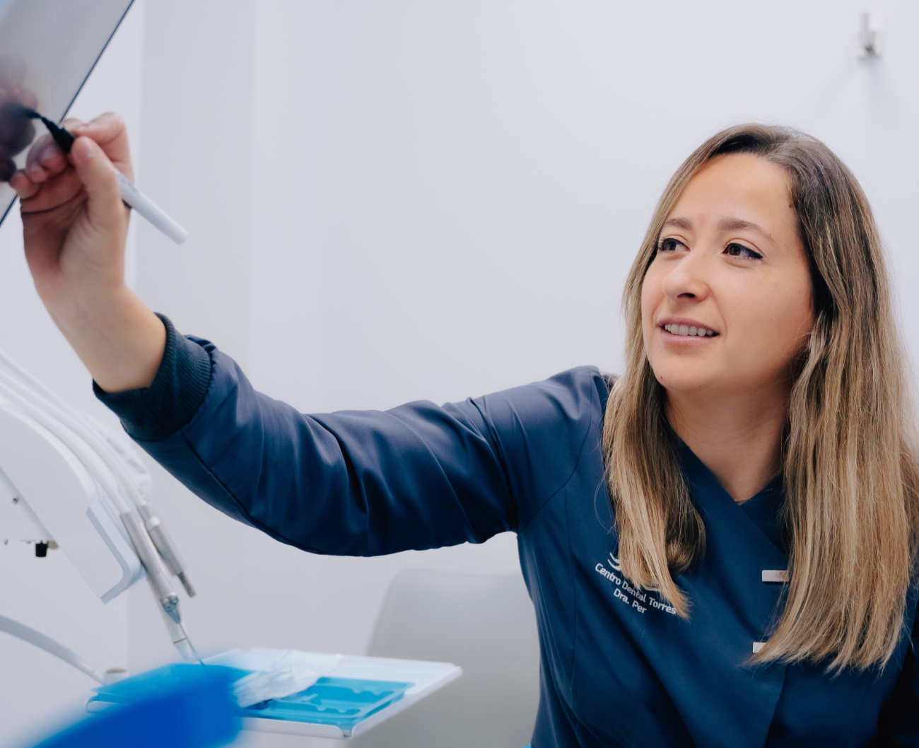 Piorrea (periodontitis avanzada): cómo saber si la tienes y qué puedes hacer para conservar tus dientes dra per3